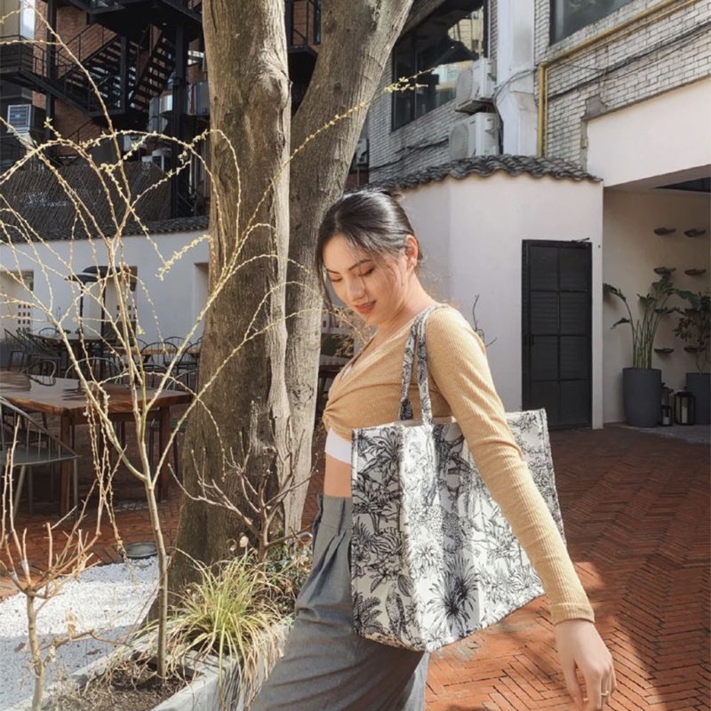 Túi Xách Đeo Vai Vải Bạt Ngăn Chứa Rộng Thêu Hình Cho Nữ