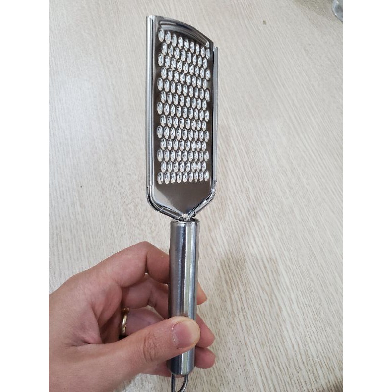 Bàn nạo inox mài nhỏ thực phẩm,phô mai,củ quả có tay cầm - Lovebanh