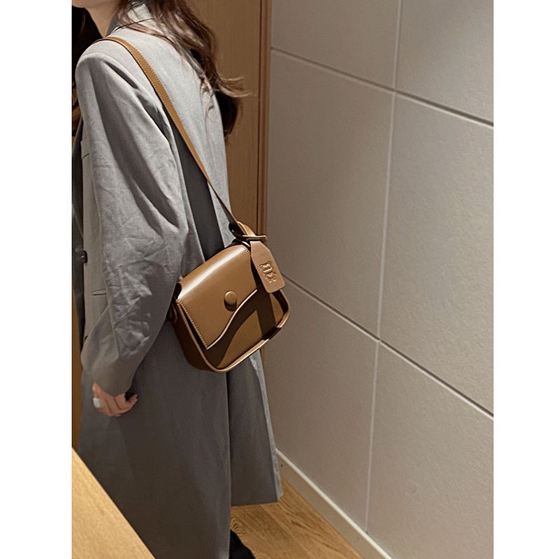 Túi đeo chéo nữ mini da cao cấp dáng vuông viền form cứng kèm tag con mèo hàng đẹp
