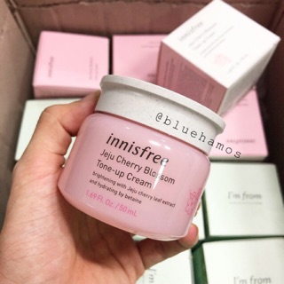 Kem dưỡng trắng hoa anh đào Innisfree Jeju cherry blossom tone up cream