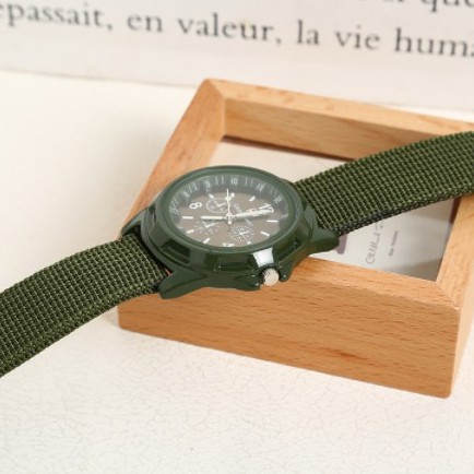 Đồng hồ thạch anh dây nylon phong cách sang trọng hàng mới dành cho bạn nam | BigBuy360 - bigbuy360.vn