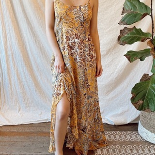 Đầm maxi big size 2 dây màu vàng xẻ tà đi biển size 70-80kg