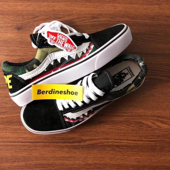 Giày Vans X Bape Họa Tiết Rằn Ri Và Cá Mập Cá Tính