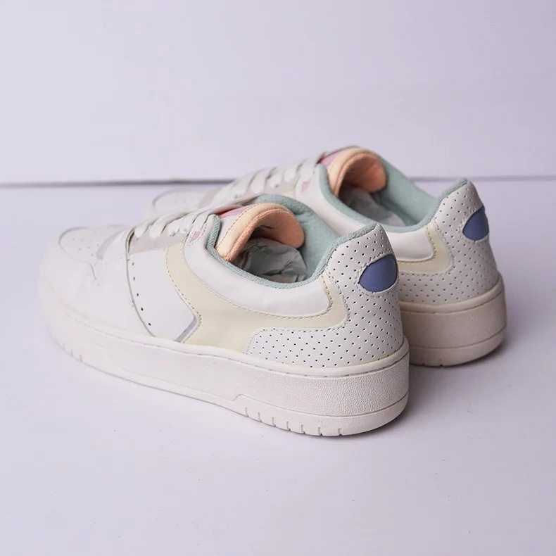 Giày Sneak.e.r.s Stradivarius xuất dư xịn- Trắng viền vàng