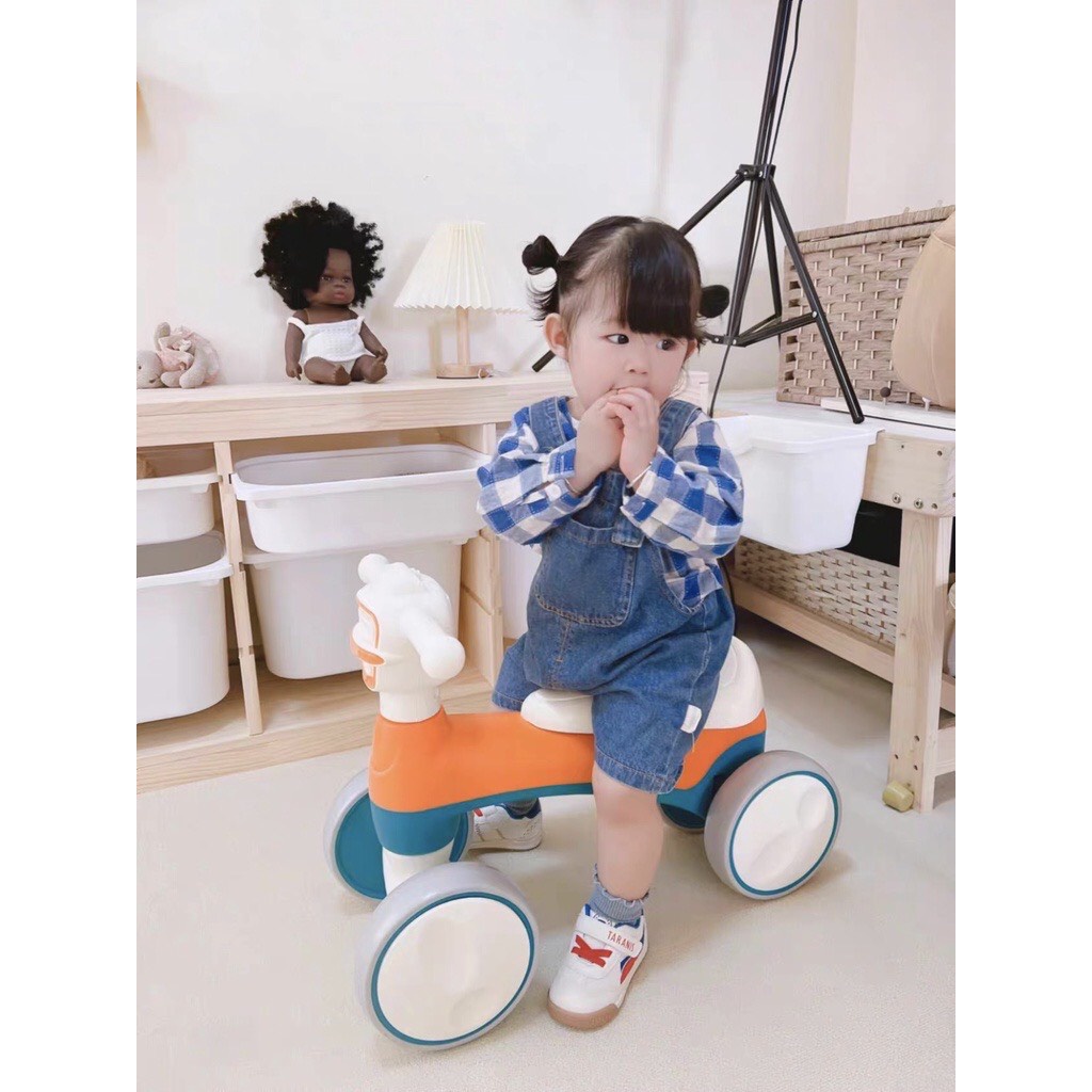 Xe chòi chân cho bé chính hãng từ 1-5 tuổi, Bảo hành tháng, xe chòi chân có đèn và nhạc 4 bánh chắc chắn an toàn