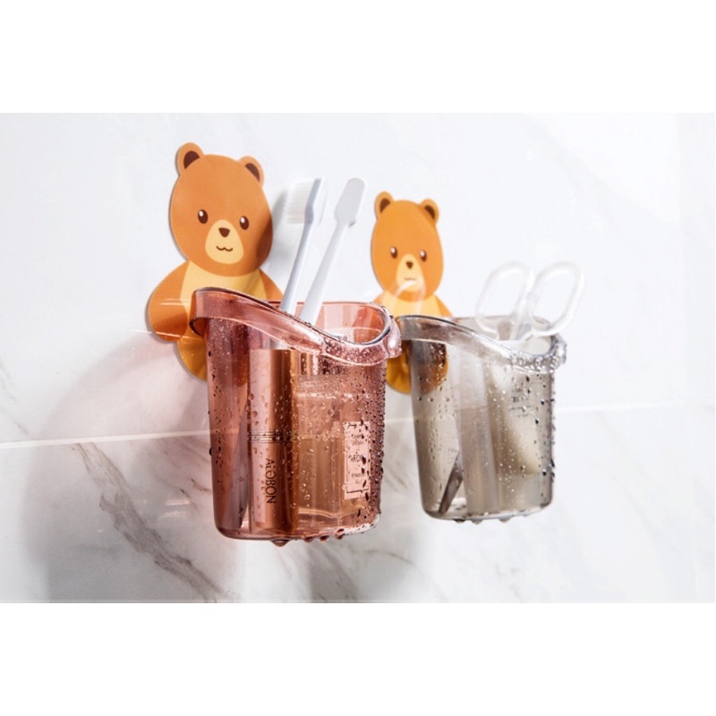Cốc gấu dán tường chân không đựng bàn chải,kem đánh răng,vật dụng sinh hoạt cá nhân