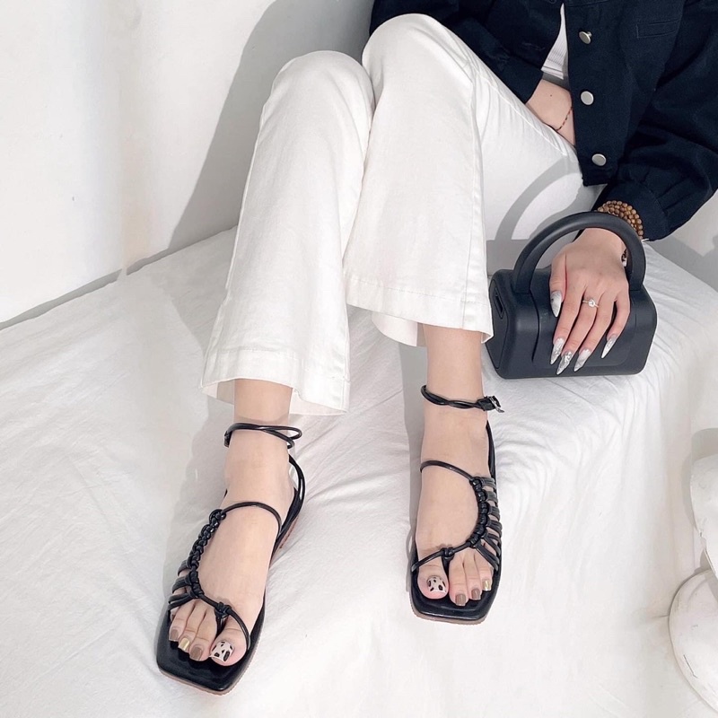 Sandal Xỏ Ngón Đan Rọ