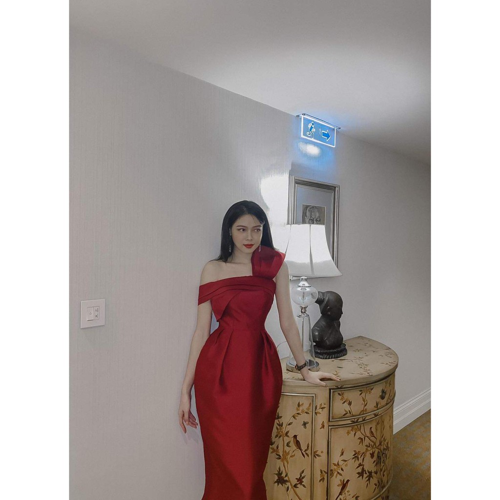 Đầm dự tiệc ôm body sang trọng, chất vải tafta dày dặn