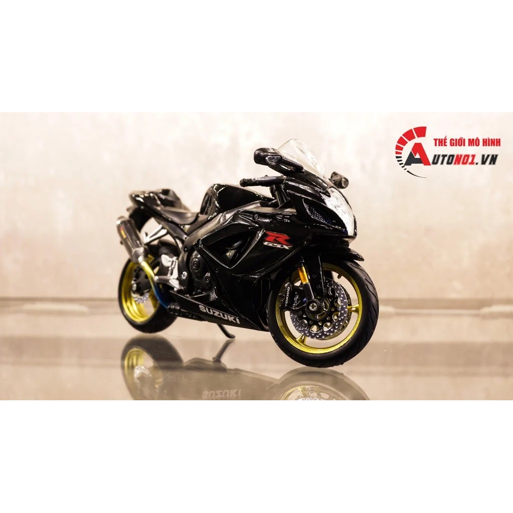 MÔ HÌNH XE ĐỘ SUZUKI GSX R750 CUSTOM LÊN PÔ AKRAPOVIC 1:12 MAISTO D073