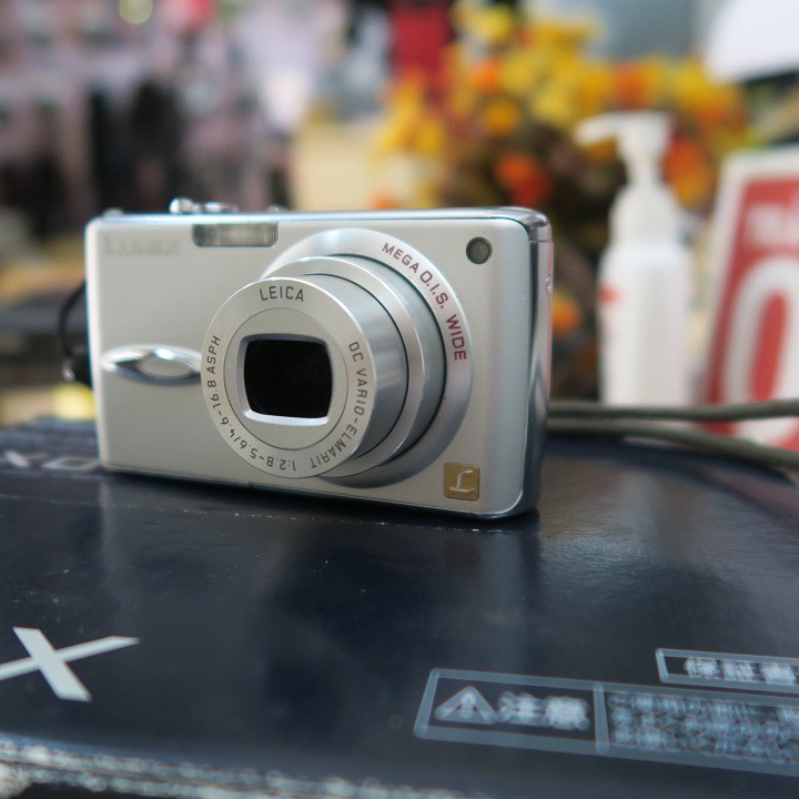 Máy ảnh Lumix FX-01 quay chụp tốt