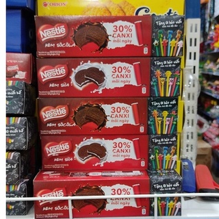 Bánh Quy Nestle Vị Kem Sữa /Socola hộp 124g (4 gói x 31g)