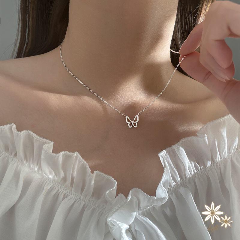 Vòng cổ Đeo Cổ Họa Tiết Bướm Rỗng Đính Ngọc Trai Và Kim Cương Giả