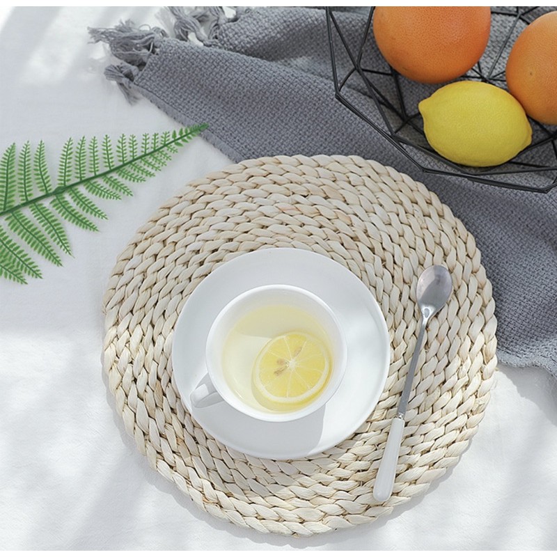 Miếng lót lục bình chụp hình