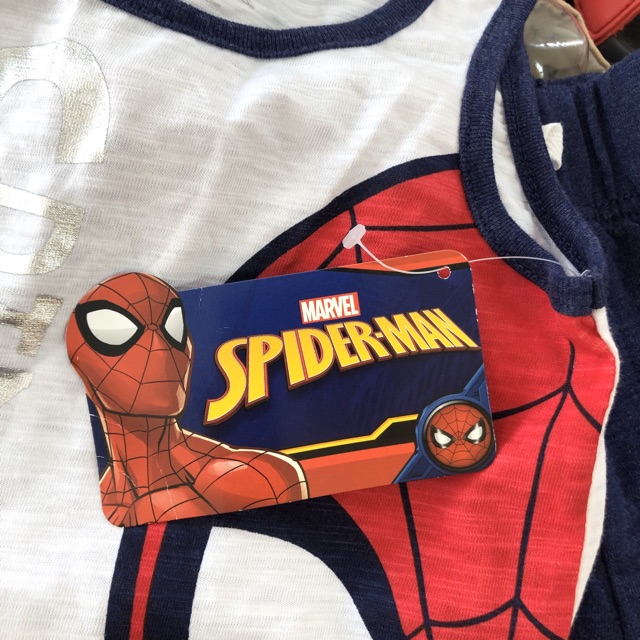 Bộ ba lỗ Spiderman