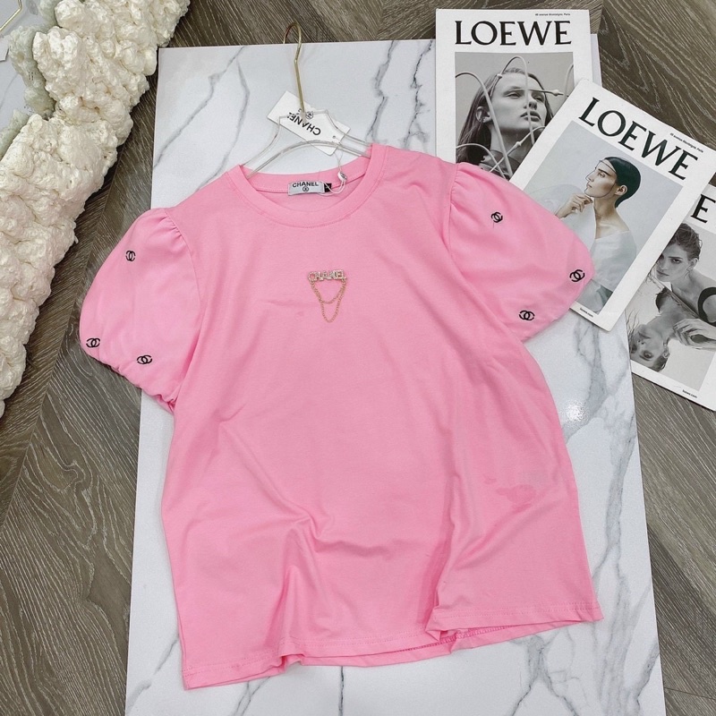 Áo thun thêu tay bồng kèm tag cài