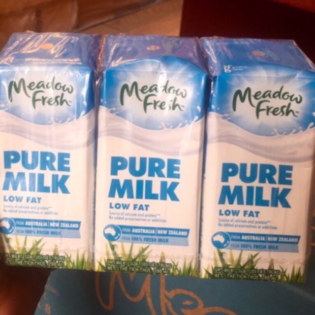 Bloc 3 hộp sữa Meadow Fresh 200ml