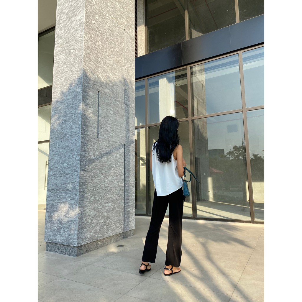 Sleeveless blouse- áo lụa cộc tay