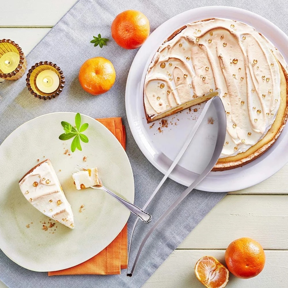 Dụng Cụ Cắt Bánh Pizza/ Bánh Mousse Hình Chiếc Lá Bằng Thép Không Gỉ Tiện Dụng