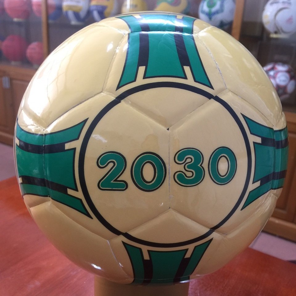Bóng 2030 GERU loại dán size 4 chuyên dùng sân trong nhà - Quả bóng đá giá rẻ, chất lượng cao