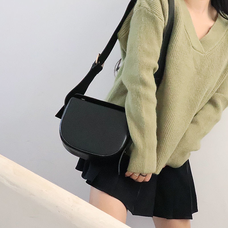 Thiết Kế Túi Đeo Vai Bản Rộng Màu Đỏ Thiết Kế Mới Mùa Đông 2022 ins Độc Đáo Cho Nữ