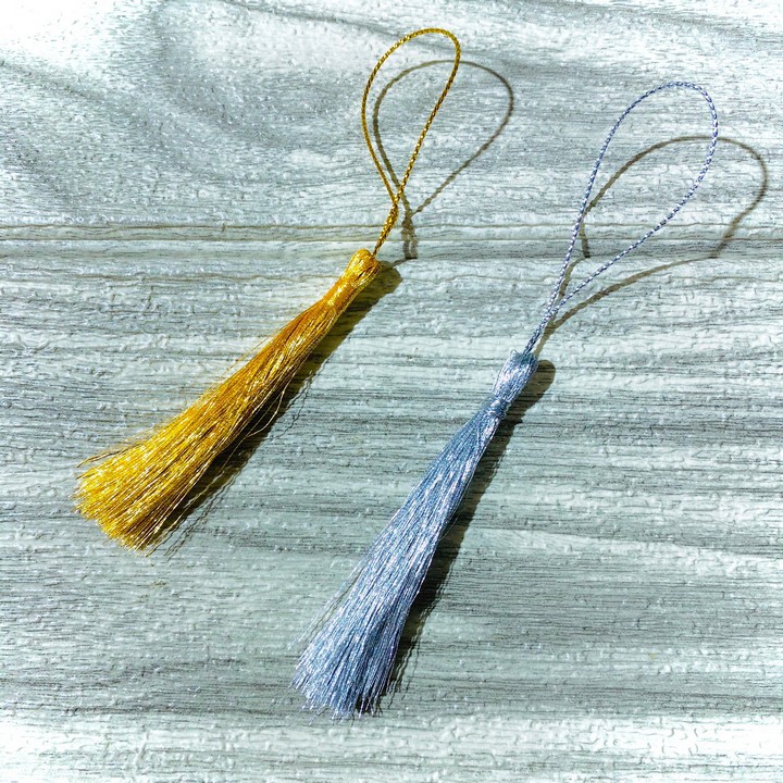 Tua rua màu vàng màu bạc óng ánh treo quạt cổ trang