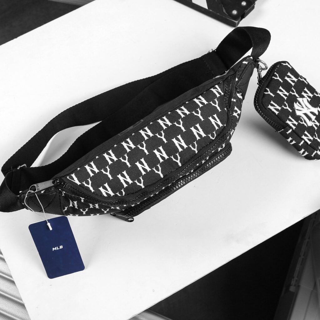 Túi bao tử đeo chéo MONOGRAM thời trang unisex chống thấm nước đi chơ du lịch phong cách ulzzang QASA