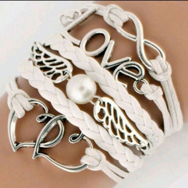 Vòng tay vintage trắng