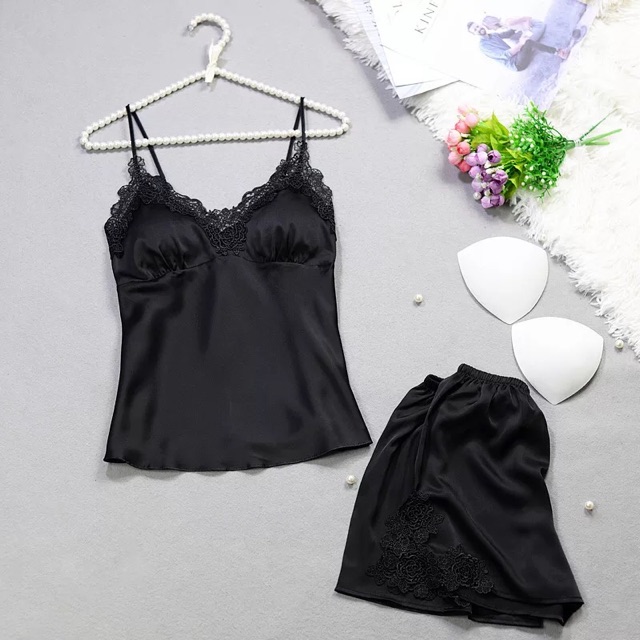 Bộ ngủ lụa mềm mịn phối ren