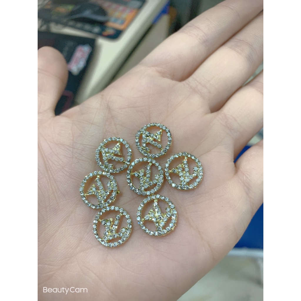 charm trang trí nail