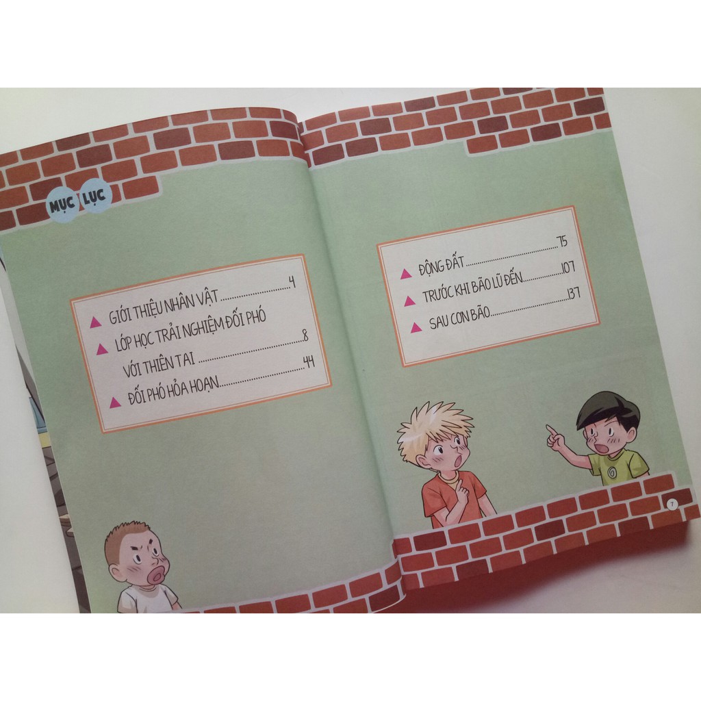 Sách - Thoát Nạn Trong Tích Tắc - Đối Mặt Với Hỏa Hoạn, Lũ Lụt, Động Đất