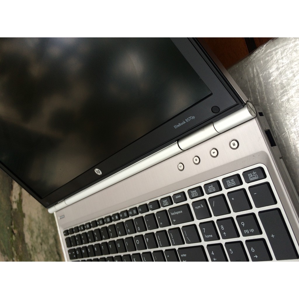 Laptop Hp Elitebook 8570p-Core i5-Ram 4GB-Card rời 1GB-Có bàn phím số-Chất lượng giá tốt