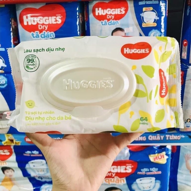 Thùng nguyên 12 bịch khăn ướt Huggies không mùi (bịch 64 miếng)