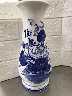 Lọ hoa sứ cổ huệ sen ( gốm sứ cao cấp Bát Tràng)