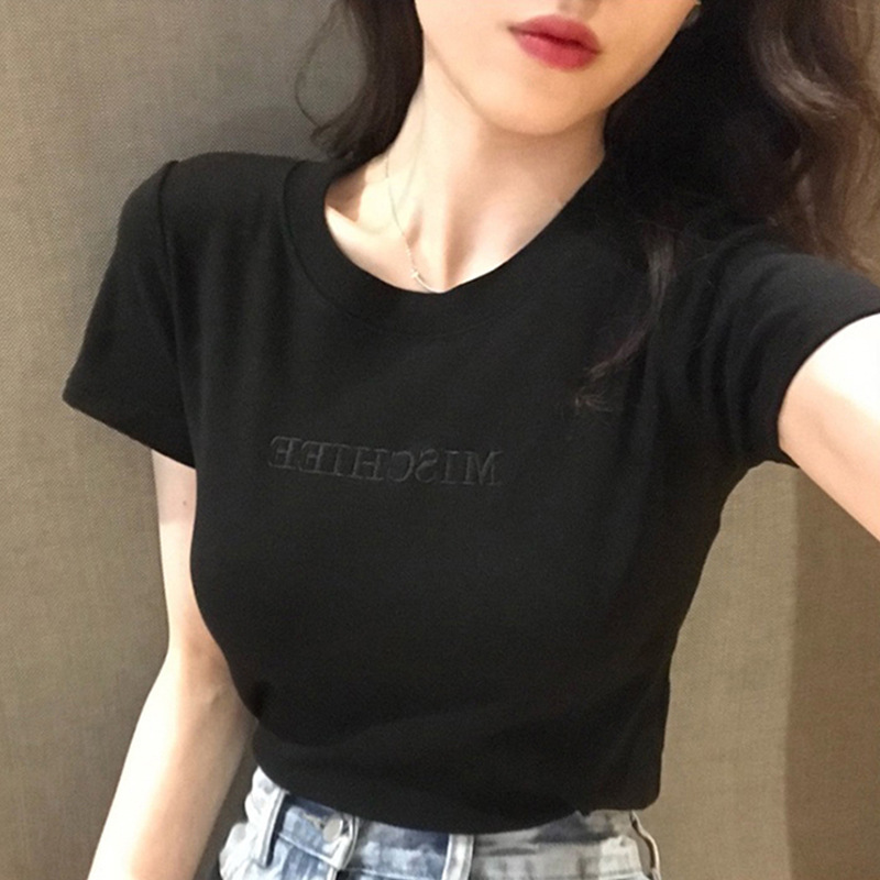 Áo croptop phong cách Hàn Quốc