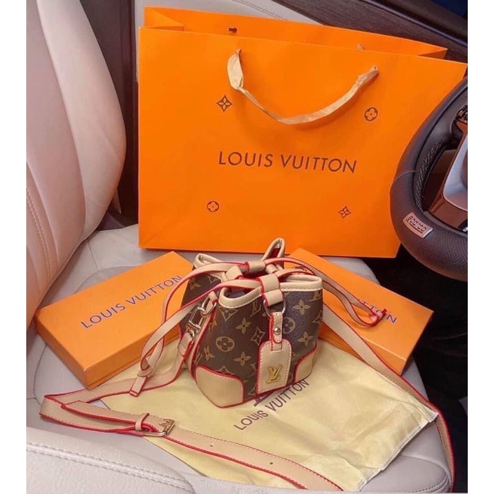 ✨✨Túi Rút LV phong cách thời trang NEW Bên trong lót đỏ , dây đeo chắc chắn, khoá logo