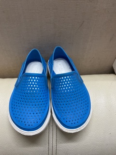 Giày crocs