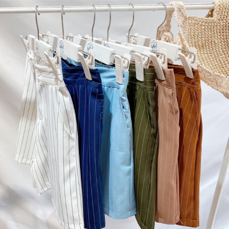 [Mã ICBBACK1219 hoàn 20K xu đơn 0Đ] [EIGHTYK] Quần Đùi Ống Rộng Phối Sọc | BigBuy360 - bigbuy360.vn