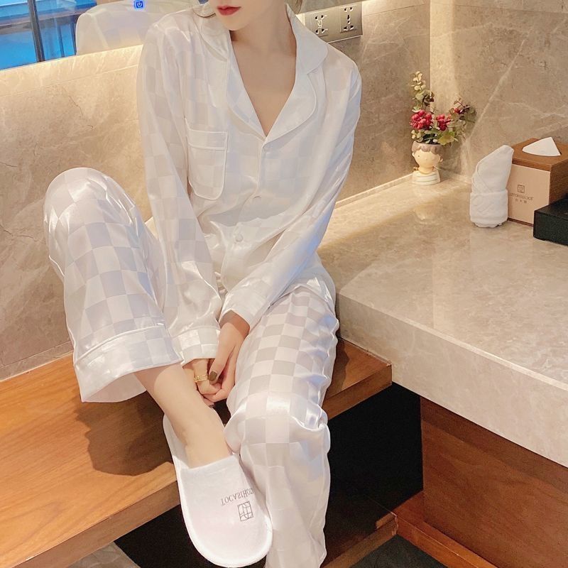 Đồ ngủ phụ nữ băng lụa dài tay quần mô phỏng lỏng lẻo phong cách phương Tây hai mảnh phục vụ tại nhà mặc bên ngoài