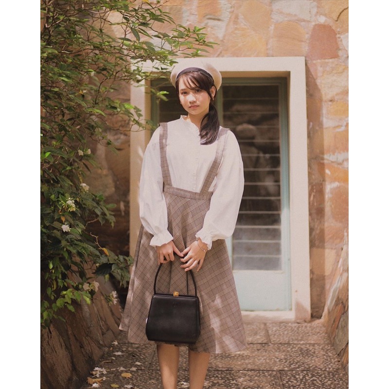 The19club - Chân váy yếm kẻ Madison | BigBuy360 - bigbuy360.vn