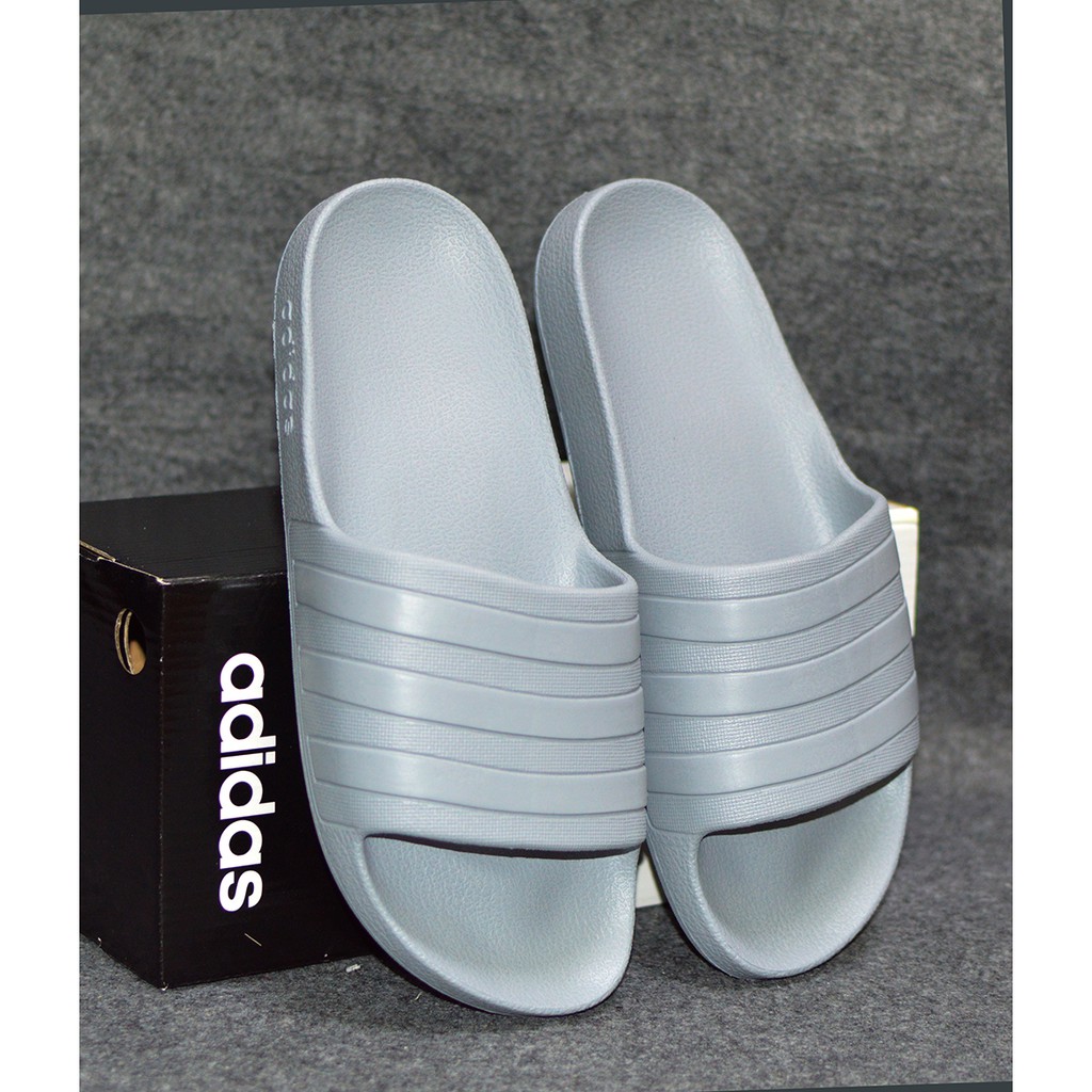 Dép Adilette Aqua màu xám sọc trơn