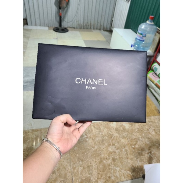 Hộp đựng khăn,áo logo hãng