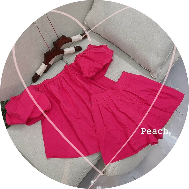 Set bộ áo trễ vai và quần đùi short, bẹt vai đi biển mùa hè mặc nhóm màu sắc Sun Fashion