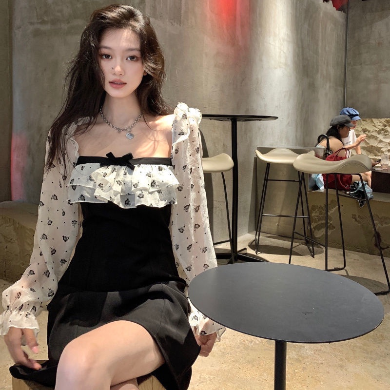 Đầm đen tay dài phối bèo nhún đính nơ phong cách Pháp thời trang mùa thu mới 2021