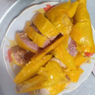 Nửa con Gà ủ muối chưa chặt