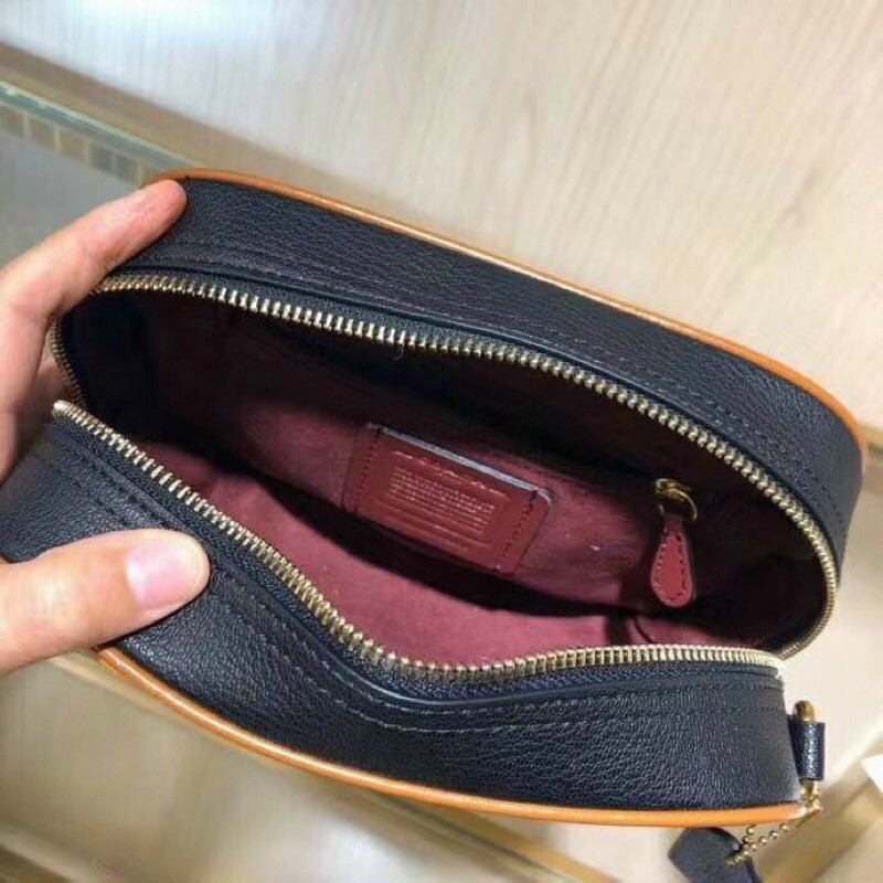 Túi COACH hộp đeo chéo logo thêu