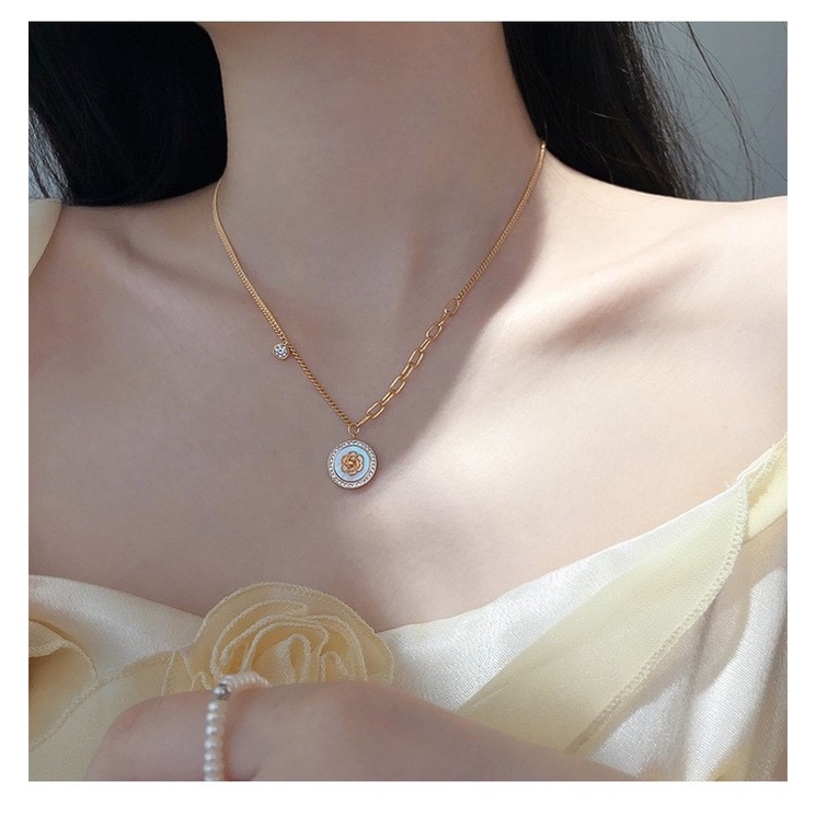 Dây chuyền hoa hồng retro