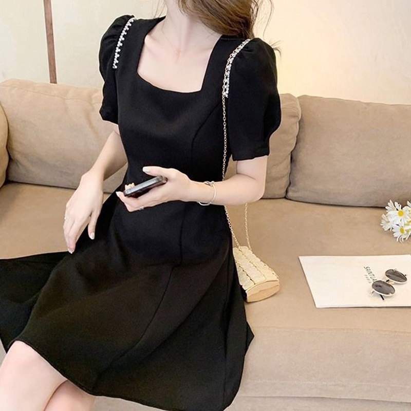 Đầm cổ vuông IELGY màu đen chiết eo phong cách Pháp thời trang cho nữ