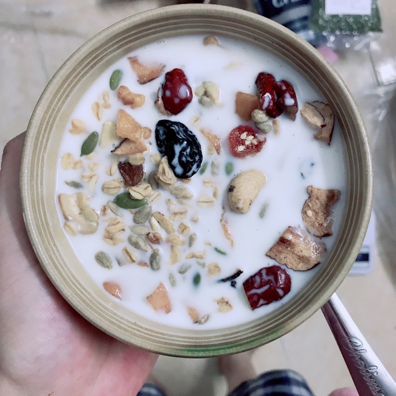 500g Granola phiên bản nhiều trái cây và hạt dinh dưỡng | BigBuy360 - bigbuy360.vn