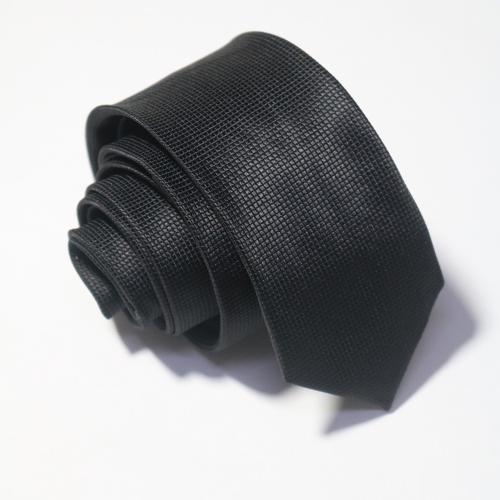Cà vạt bản nhỏ 5cm nam nữ ✅ Cà vạt học sinh - Rẻ vô địch | Mua caravat 5cm kỷ yếu công sở cao cấp màu đen đỏ đô ( C15 )