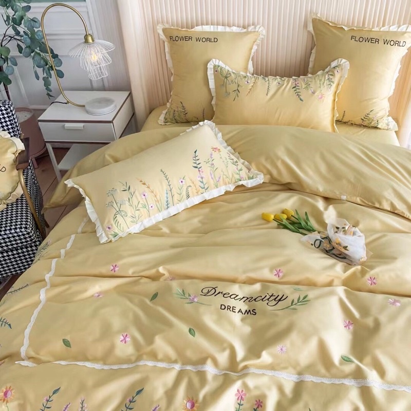 Bộ 4 món vỏ chăn ga gối Lụa Satin cao cấp vàng thêu hoa